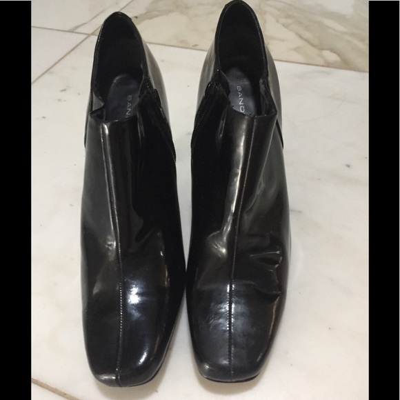 Bandolino Leather black Ankle zipper booties size9 - Picture 4 of 8